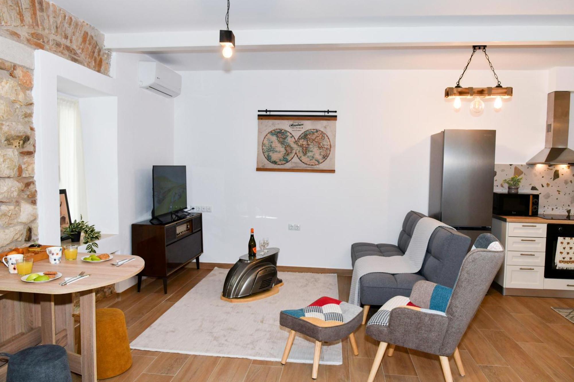 Captain Theo'S Modern Apartment Maria Lefkímmi Eksteriør bilde
