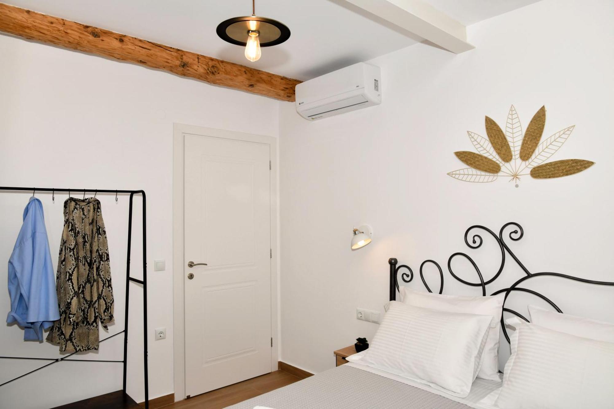 Captain Theo'S Modern Apartment Maria Lefkímmi Eksteriør bilde