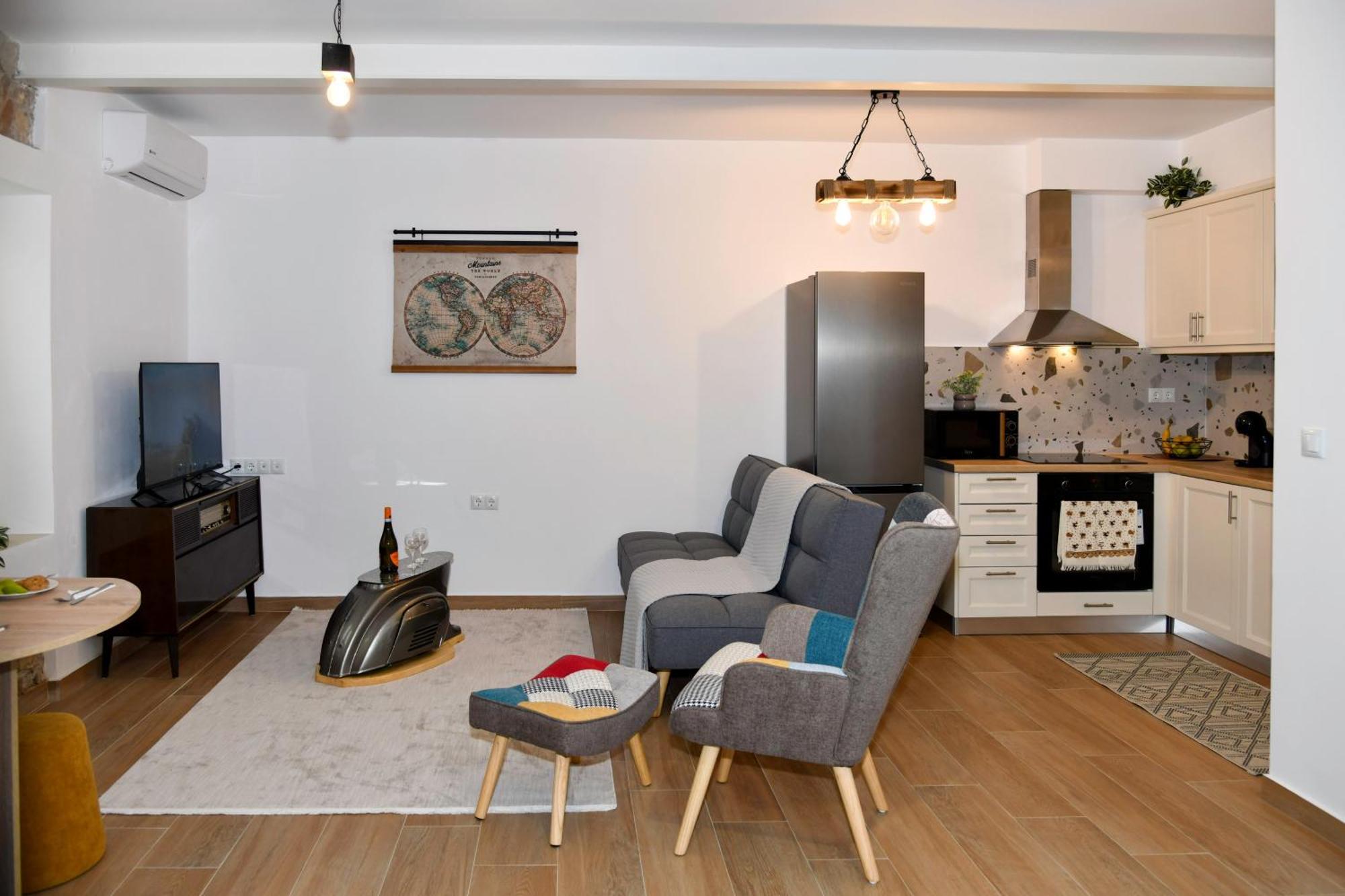 Captain Theo'S Modern Apartment Maria Lefkímmi Eksteriør bilde