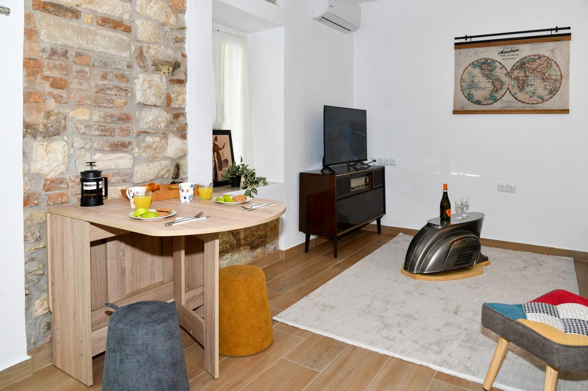 Captain Theo'S Modern Apartment Maria Lefkímmi Eksteriør bilde