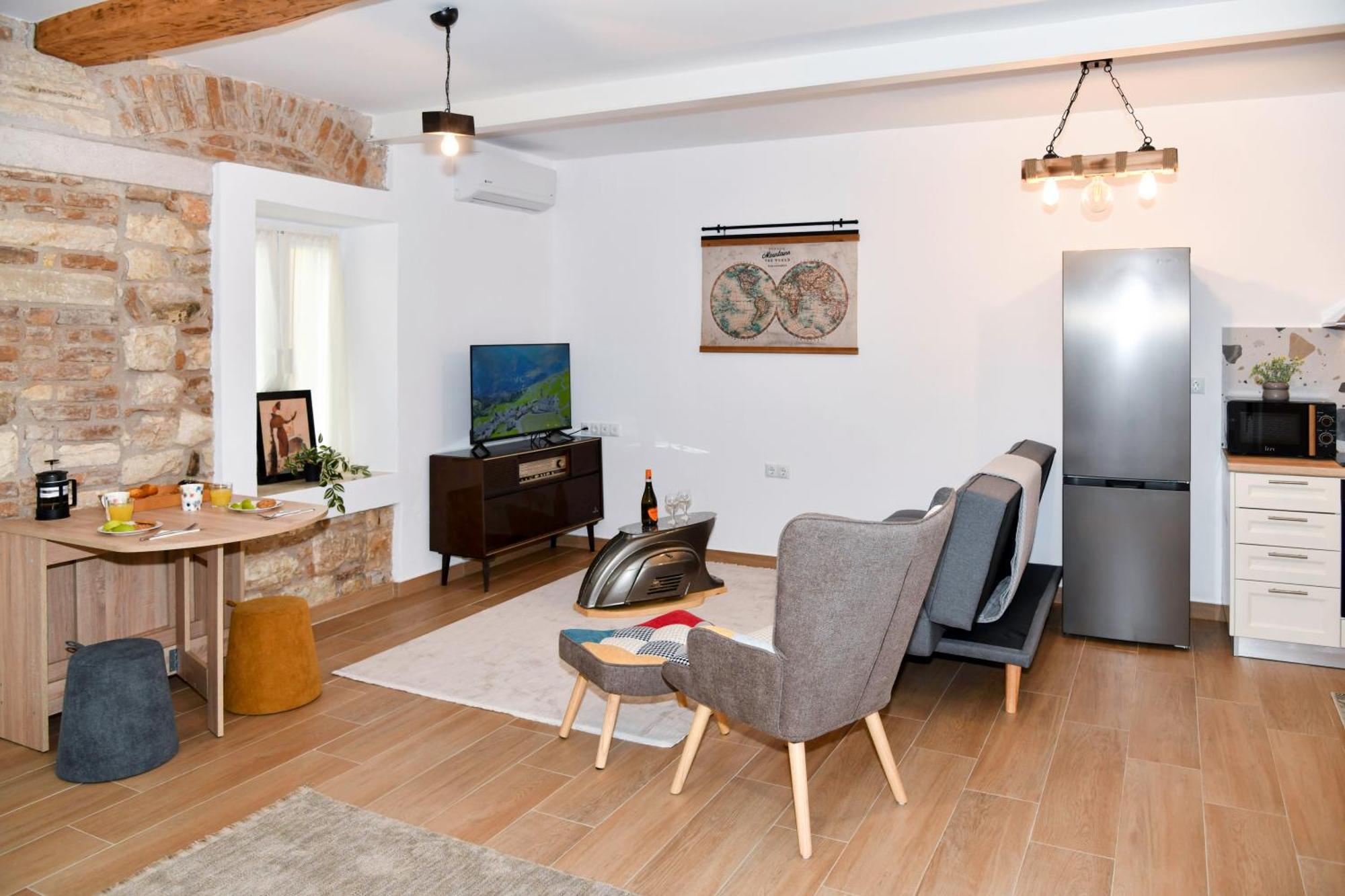 Captain Theo'S Modern Apartment Maria Lefkímmi Eksteriør bilde
