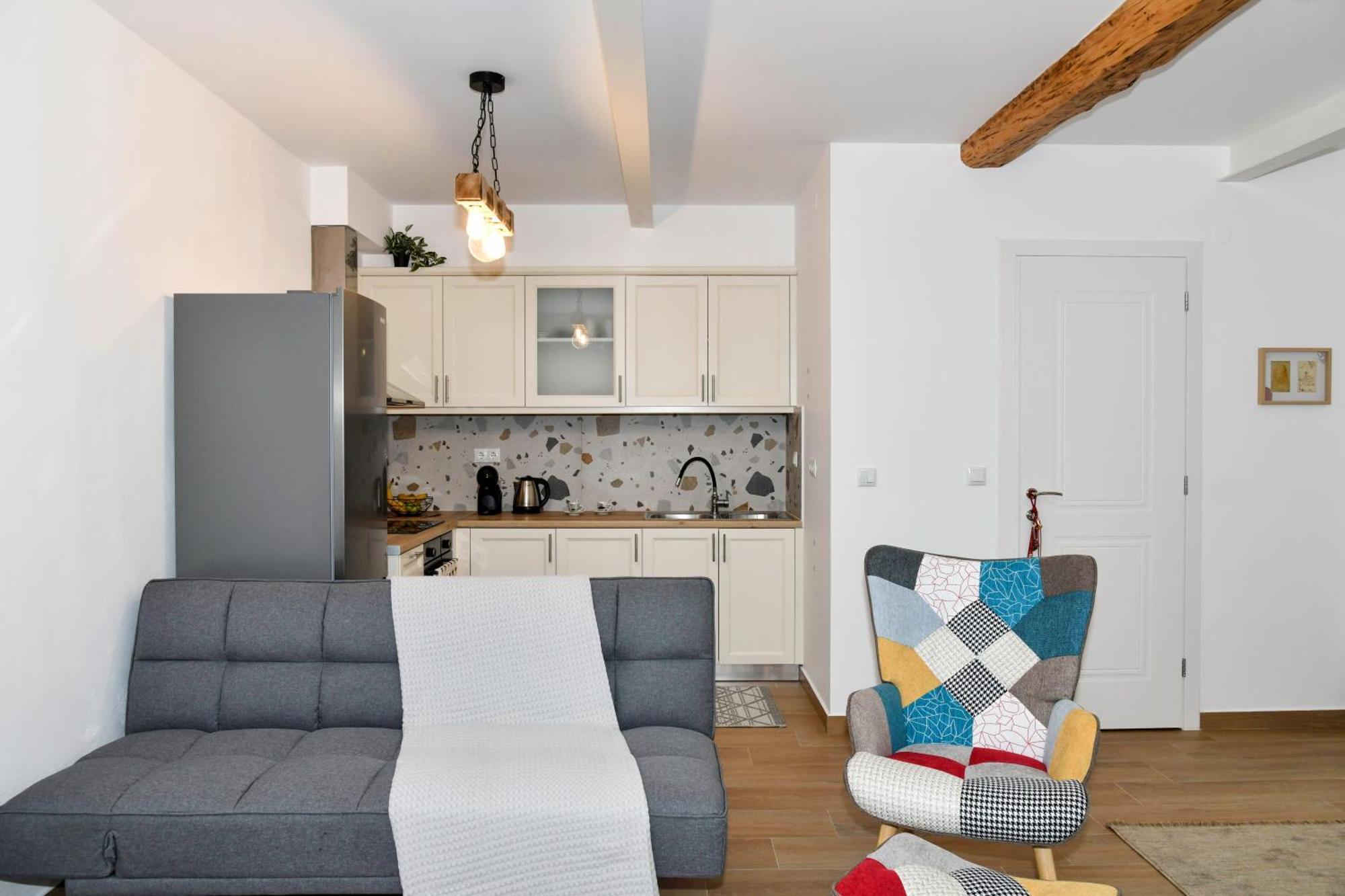Captain Theo'S Modern Apartment Maria Lefkímmi Eksteriør bilde